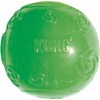    Kong Squeezz Sípoló Labda (M)  - Tartós Erős Kutyajáték Lila színben